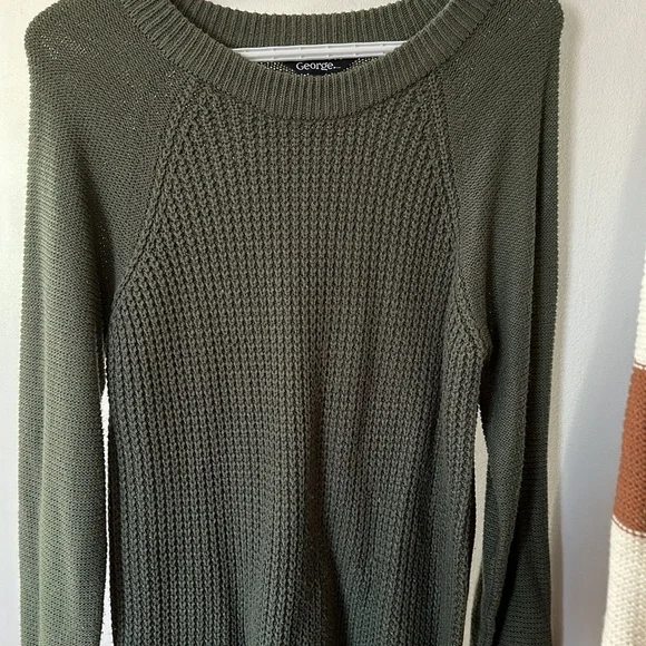 Sweater bundle - Picture 3 of 3